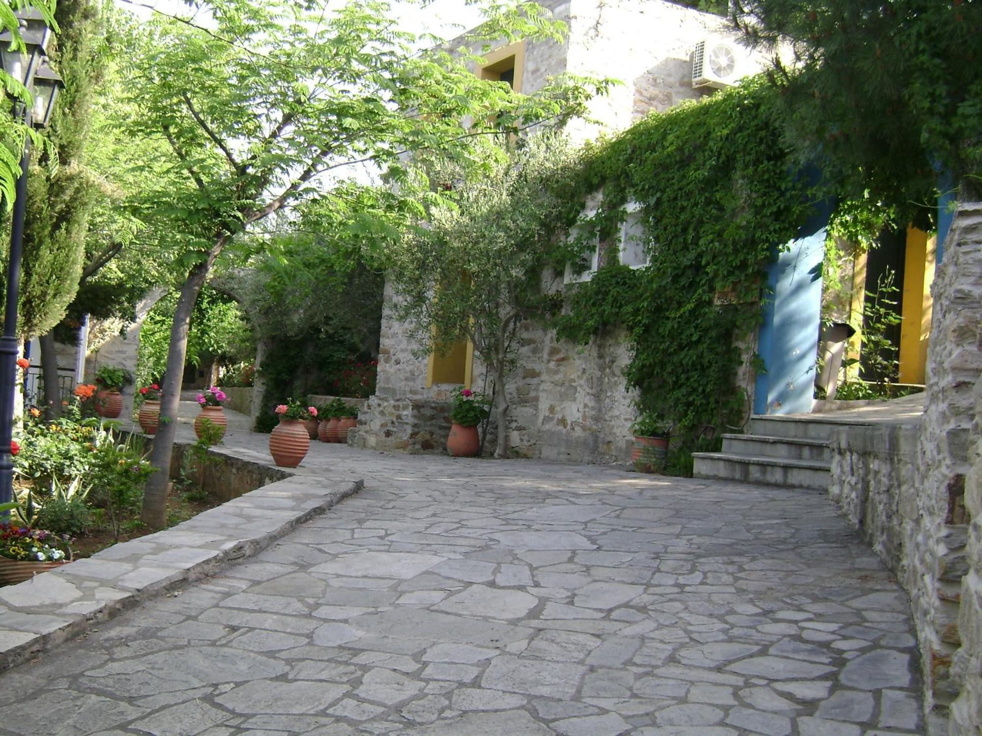 Hotel Akontisma *